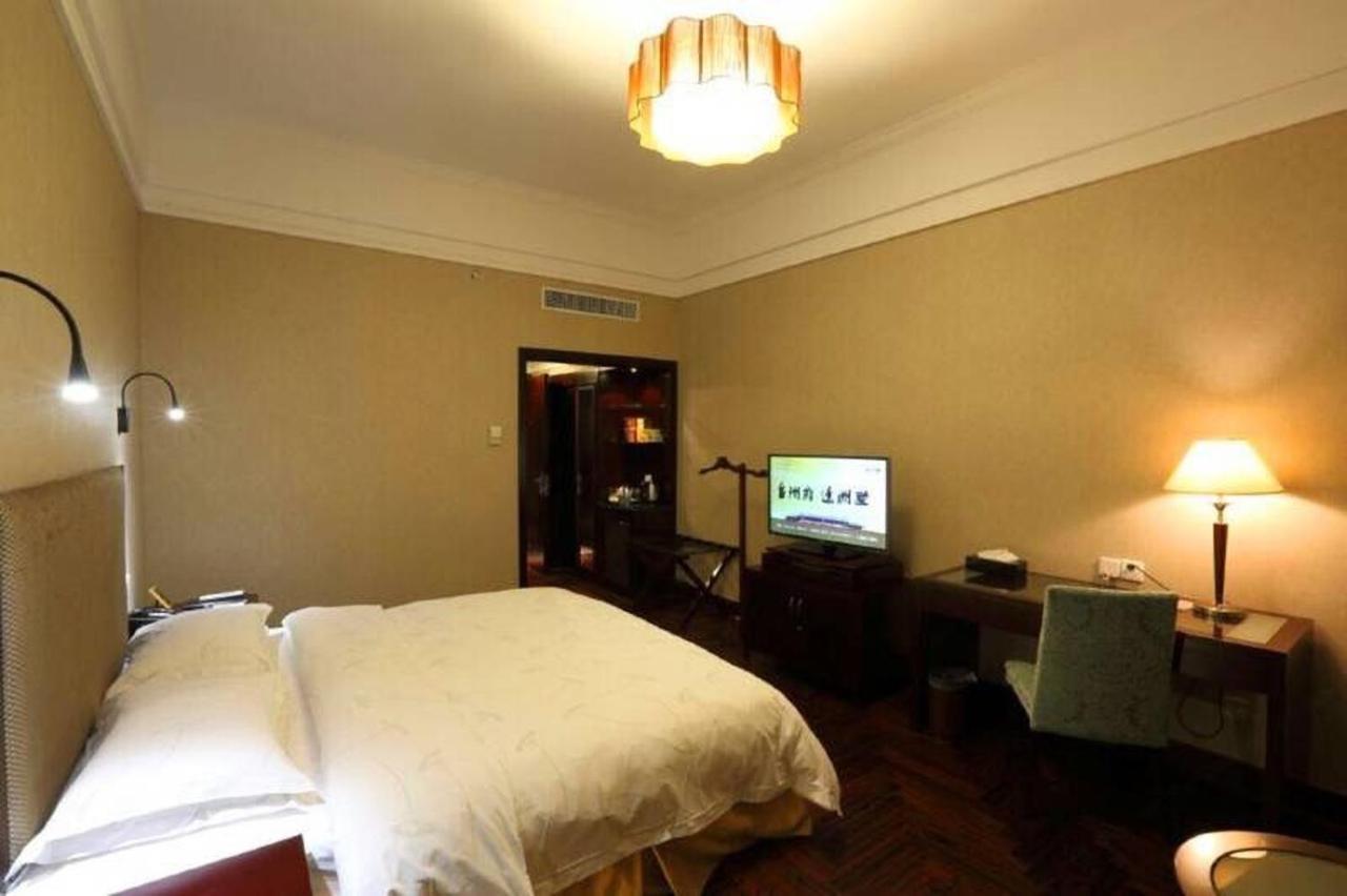 Taizhou Garden Hotel Esterno foto